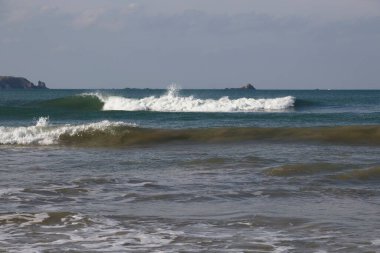 Atlantik Okyanusunda Sörf