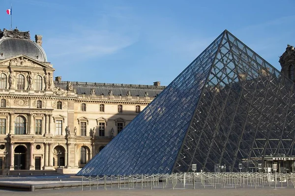 Pohled Muzeum Louvre Paříži — Stock fotografie