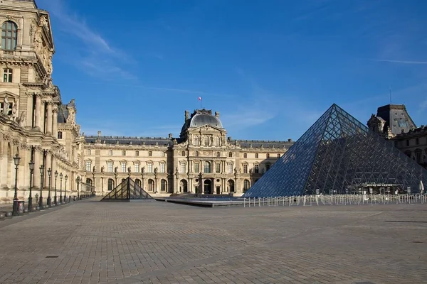 Pohled Muzeum Louvre Paříži — Stock fotografie