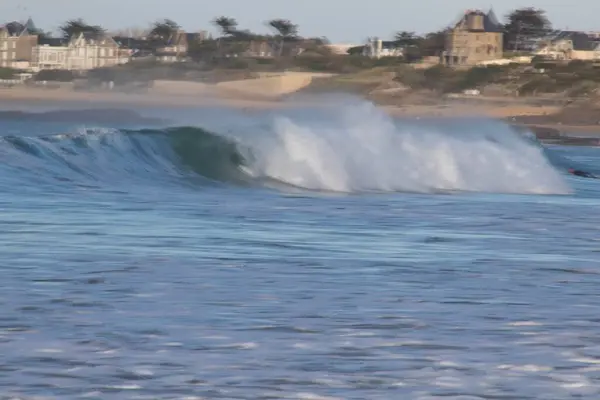 Vagues Écrasant Sur Plage — Photo