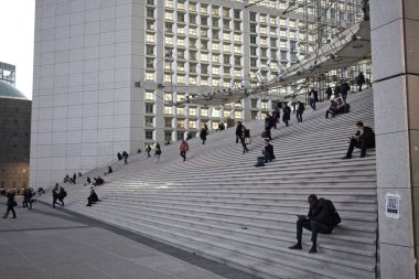 Şehir merkezindeki ofis binası.