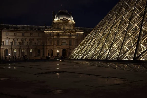 Entrada Louvre Por Noche —  Fotos de Stock