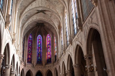 Saint Germain Kilisesi 'nin içinde.