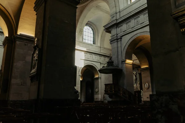 Bir Fransız Kilisesinin Içinde — Stok fotoğraf