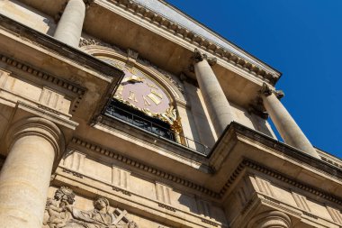 Katedralin ön cephesinin ayrıntıları