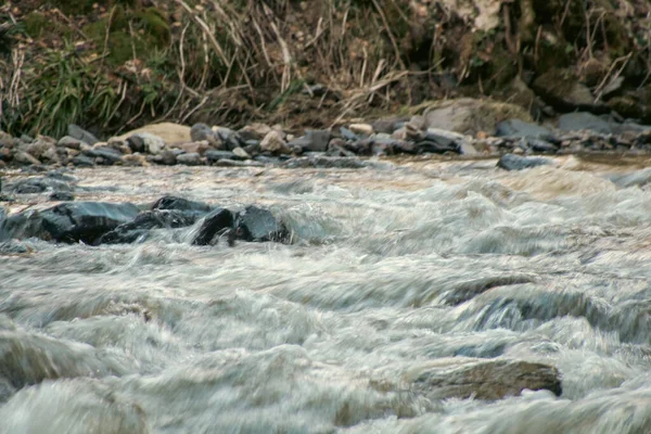 Rivière Dans Les Montagnes — Photo