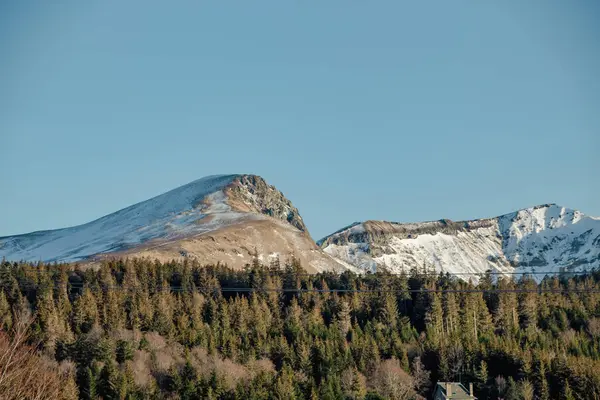 白雪覆盖的高山景观 — 图库照片