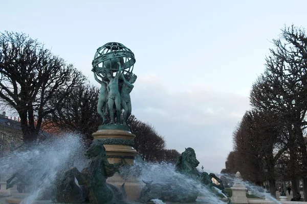 Fontaine Dans Parc — Photo