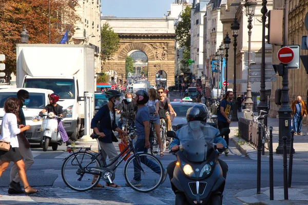 Person Vor Einem Fahrrad — Stockfoto