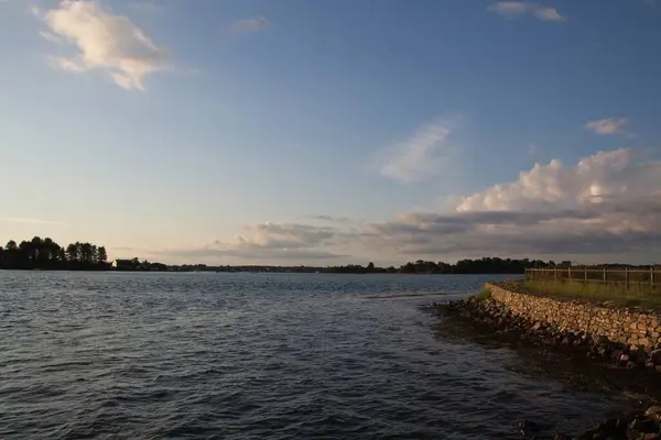 Solnedgång Över Floden — Stockfoto