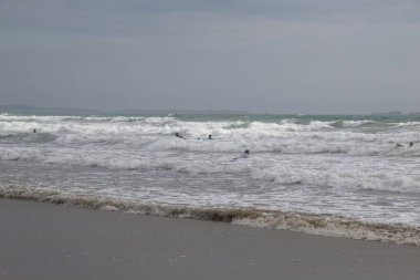 Atlantik okyanusunda uçurtma sörfü