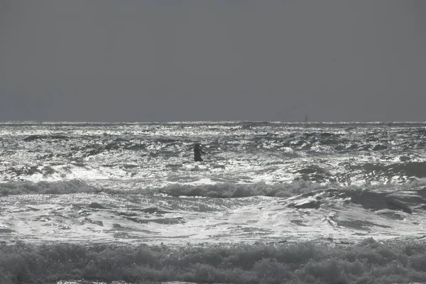 대서양 에서의 파도타기 — 스톡 사진