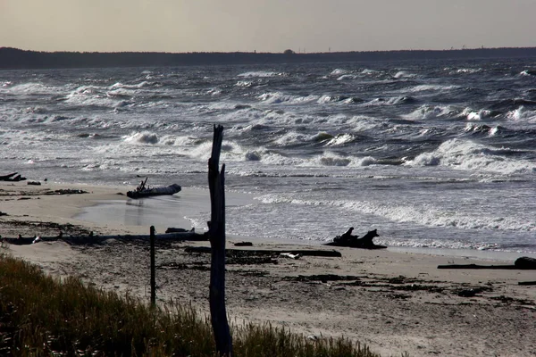 大浪风暴期间的海景 拉托维亚 卡尼卡瓦 风暴期间海浪汹涌汹涌 — 图库照片