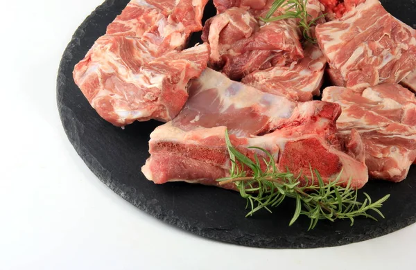 Pieces Raw Meat Black Stone Plate White Background Fresh Meat — Fotografia de Stock