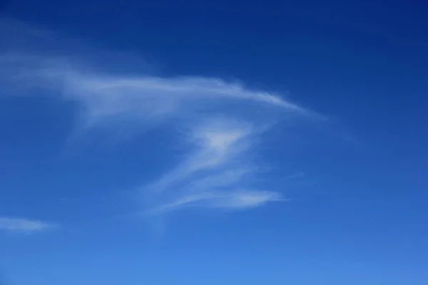 Grande Rasto Químico Sobre Céu Azul Chemtrails Maciços Contrails Sobre — Fotografia de Stock