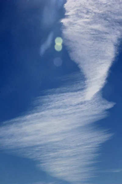 Grande Rasto Químico Sobre Céu Azul Chemtrails Maciços Contrails Sobre — Fotografia de Stock