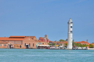 İtalya 'daki güzel deniz feneriyle Venedik' teki Murano Adası.
