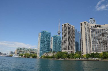 Toronto Skyline ve limanı güneşli bir günde