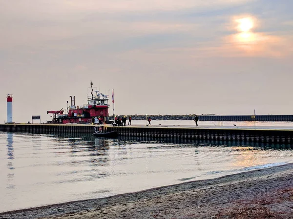 Whitby Ontario Canada December 2020 Handmaid Tale Film Crew Members — Stock Fotó