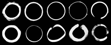 Kalem, fırça ya da şablondan yapılmış 10 ayrı beyaz el boyalı daire koleksiyonu