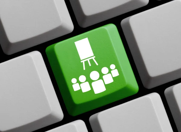 オンラインコース ウェビナー またはバーチャル教室を示す緑のコンピュータキーボード 3Dイラスト — ストック写真