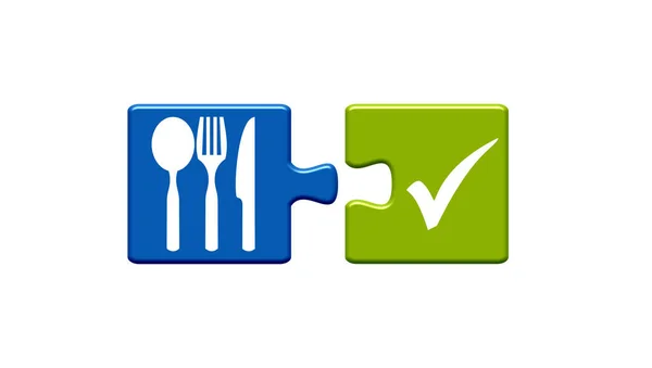レストラン またはカトラリーを示す白いアイコンと青と緑の2つのパズルピース — ストック写真