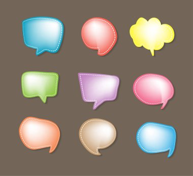 Konuşma baloncuklu renkli çıkartmalar. vektör illüstrasyonu