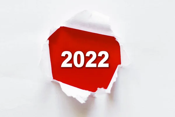 Vue Dessus Papier Blanc Déchiré Texte 2022 Sur Fond Rouge — Photo