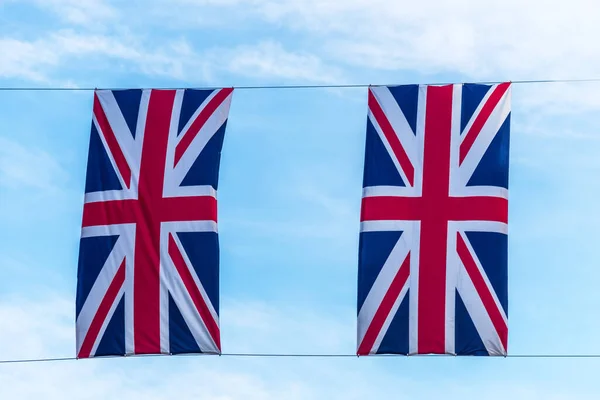 Deux Drapeau Royaume Uni Mis Évidence Dans Ciel Bleu — Photo