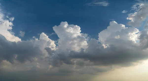 Chmury Niebie Latem Zdjęcie Stockowe