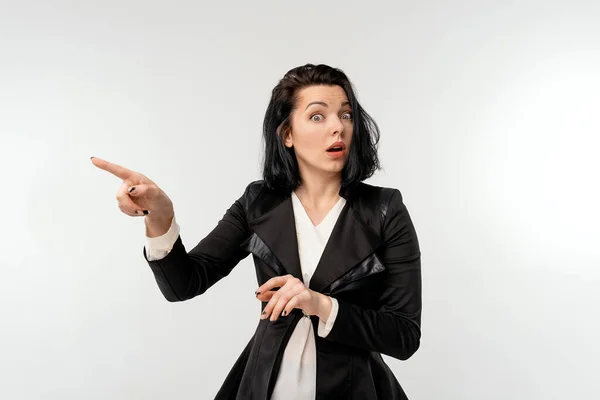 Shocked Businesswoman Showing Announcement Pointing Left Wear Black Formal Jacket — Stock Photo, Image