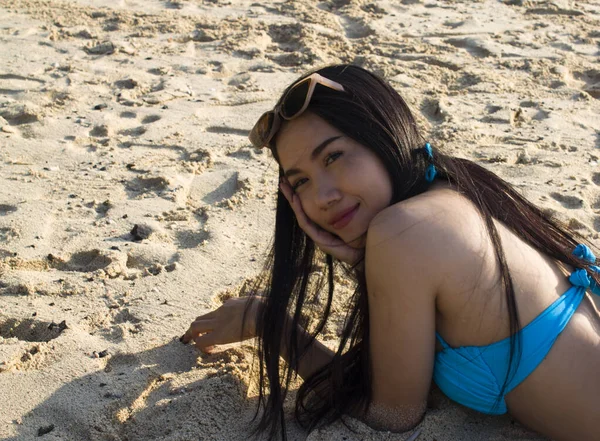 Happy Asian Multiracial Woman Lying Sand Enjoying Sun Tanning Sunbathing — 图库照片