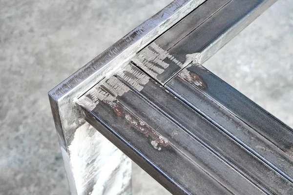 Metalowa Podstawa Stołowa Spawana Blach Prostokątnych Rur Widoku Bliska Warsztatu — Zdjęcie stockowe