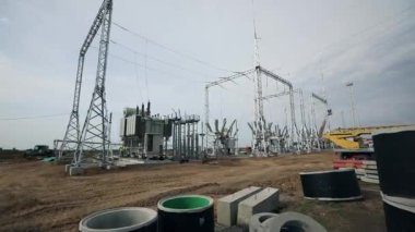 Elektrik nakil hatları inşa etme alanı