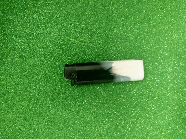 Yeşil Parıltı Dokusunda Daha Açık