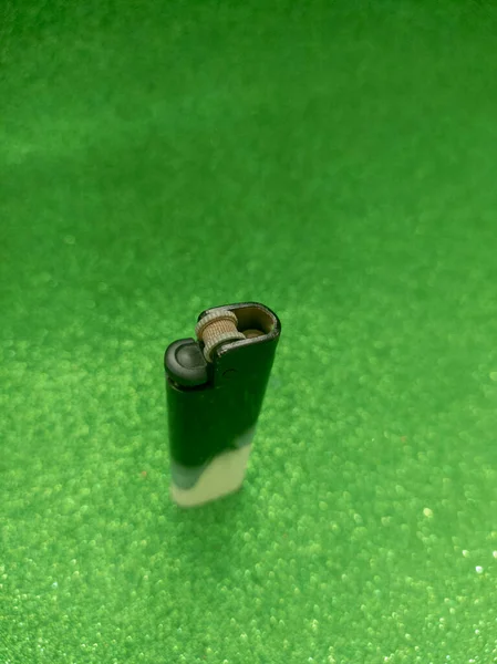 Yeşil Parıltı Dokusunda Daha Açık