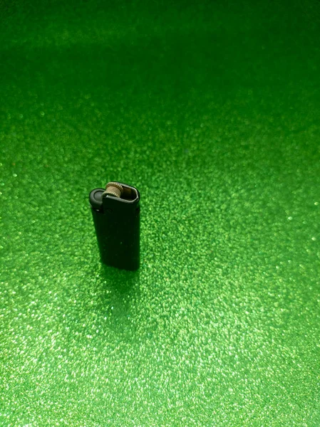 Yeşil Parıltı Dokusunda Daha Açık