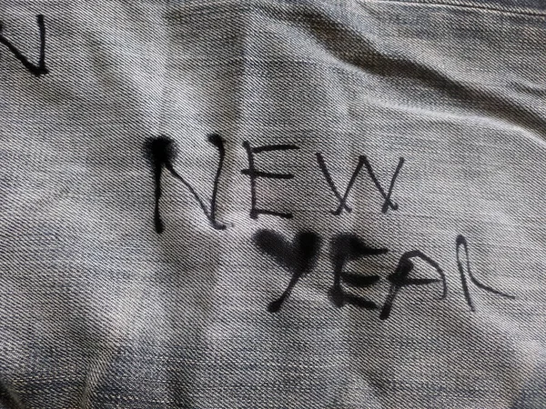 Jean 'in Mürekkebiyle Yeni Yıl Yazıyor