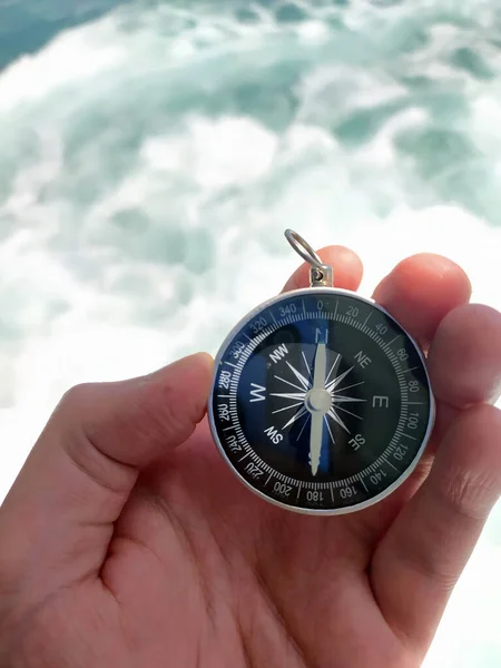 Kompass Hilft Ihnen Ihre Route Finden — Stockfoto