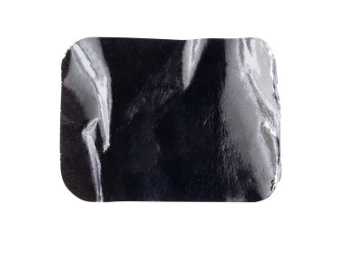 Beyaz arkaplanda boş siyah kağıt etiketi izole