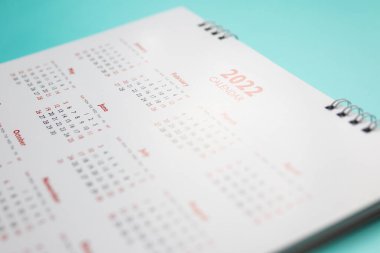 2022 takvim sayfası mavi arka plan iş planlama randevu toplantısı kavramı