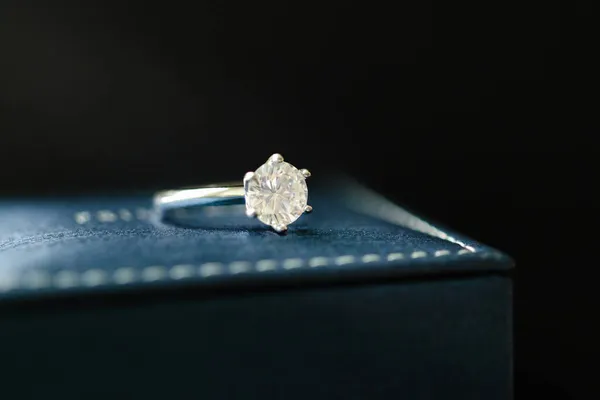 Anillo Diamantes Boda Joyero — Foto de Stock