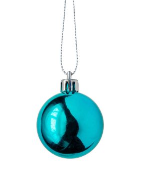 Mavi noel balosu beyaz arkaplanda izole