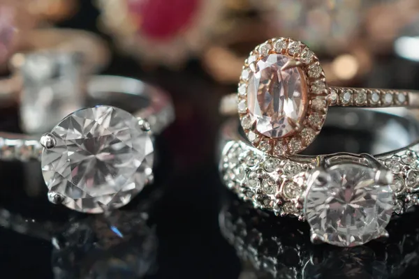 Krásné Diamantové Prsteny Šperky Pozadí — Stock fotografie