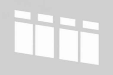 Beyaz duvar arkaplanındaki pencere gölgesi