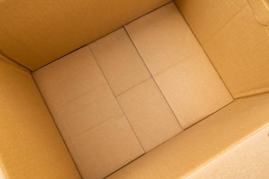 Boş kahverengi karton kutu arkaplan üst görünümünü aç
