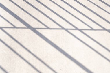 Beyaz duvar arkaplanına gölge bırak