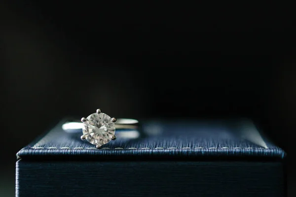 Весільний Діамантовий Кільце Ювелірній Коробці — стокове фото