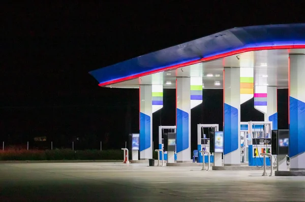 Benzinestation Nachts — Stockfoto