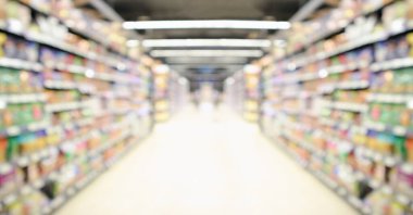 süpermarket koridorunun iç kısmı soyut bulanık arkaplan